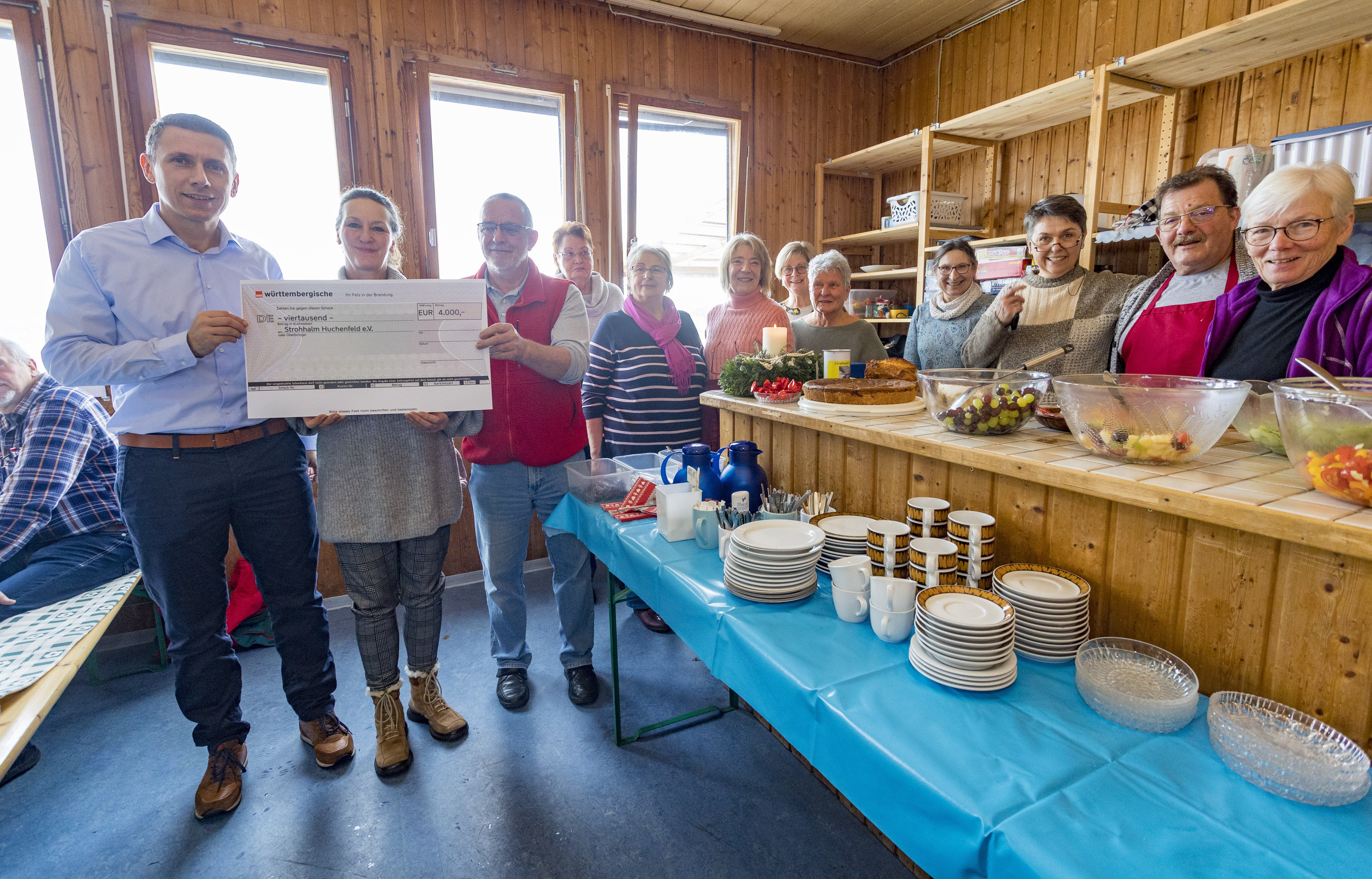 &Uuml;bergabe des Spendenschecks der W&uuml;rttembergischen Versicherung. 
Das ist unsere gr&ouml;&szlig;e Einzelspende, welche wir bislang erhielten. 

Die W&uuml;rttembergische Versicherung w&auml;hlte und nach einem internen Auswahlverfahren aus.